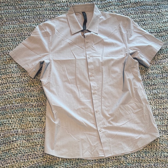 lululemon athletica Other - Lululemon Men's Classic Gray Short Sleeve Shirt